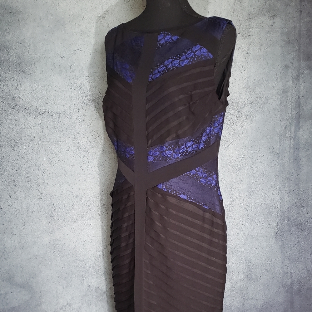 Sangria Sleeveless Knee Length Dress Size 14P